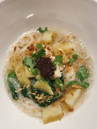Kalau rindu nak makan char kuey tieow tu, tapi nak cuba masak kat rumah untuk makan dengan family/kawan. Malay Style Rice Noodle Soup Bihun Sup Delishably