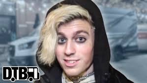 Behind The Music Video) Pull The Plug