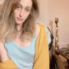 Deanna Hogue's Instagram, Twitter & Facebook