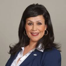 Betsy Castillo's Instagram, Twitter & Facebook