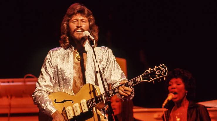 Iconic '70s Singer Has Fans Swooning With Throwback Pic - Parade