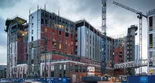 Liverpool hospital se encuentra en los suburbios del suroeste de liverpool, nueva gales del sur , australia y está a 50 minutos en coche del distrito financiero de sydney. Completion Costs For Liverpool Hospital Underestimated Roofing Today