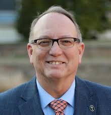 Lance Dickens's Instagram, Twitter & Facebook