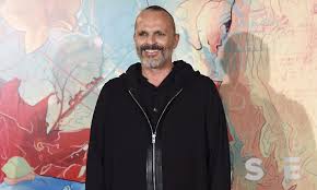 Miguel bosé 's 2007 release papito is nothing short of latin pop heaven. Miguel Bose Cumple 60 Anos Como Feliz Y Orgulloso Papito De Sus Cuatro Hijos