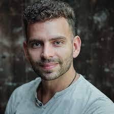 Roger Herwig's Instagram, Twitter & Facebook