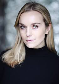 Florence leaves the 'wedmin' to talk about playing an on-stage beauty and  an on-screen psychopath