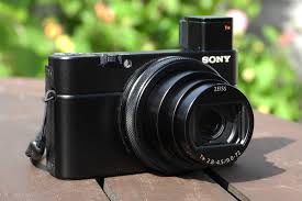Despite its notably increased lens range, sony rx100 vi is less than 5/64 (2mm) thicker than its predecessor, the mark v. Sony Rx100 M6 Review An Unrivalled Compact Camera