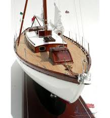 Enjoy A Model Of These Cruiser Yachts Handmade With Attention To Detail Including A Majestic Mast With Plank On Plank Construction And Beau Tekne Gemi Isyeri