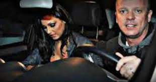 Nel frattempo la sua ex, anna tatangelo, sarebbe andata su tutte le furie. Nuova Fiamma Per Gigi D Alessio La Tatangelo Ecco Perche Mi Ha Lasciata