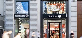 Louis vuitton a ouvert un magasin en 2004 pour les 150 ans de la marque au n°101 horaires (2012) ouvert du lundi au samedi : Les Magasins Citadium Toulon Nation Et Champs Elysees Sortent Du Perimetre Du Projet De Reorganisation