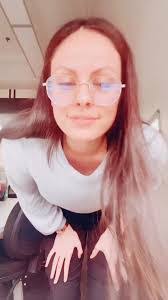 Angela Mccoll's Instagram, Twitter & Facebook