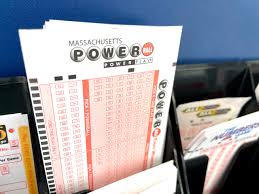 Powerball winner: 8 $50K prizes won in Mass. in $1.7B jackpot drawing