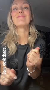 Liz Bloom's Instagram, Twitter & Facebook