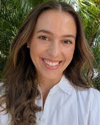 Nicole Balogh's Instagram, Twitter & Facebook