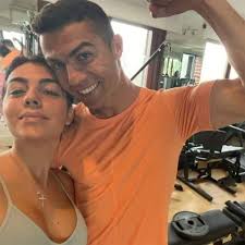 Joven modelo filtra detalles de su noche con Cristiano Ronaldo y aconseja a  Georgina Rodríguez