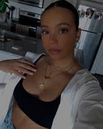 Paige Borders's Instagram, Twitter & Facebook