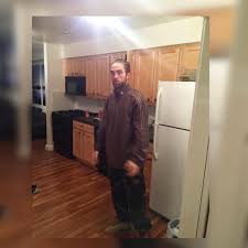As the cursed 'robert pattinson in a tracksuit' meme continues to take over the internet, people have begun to edit the meme into iconic 'twilight' people are editing that cursed photo of robert pattinson in a tracksuit into 'twilight' scenes. Pin By à¶‹à¶©à¶»à¶§ à¶‰à¶¯ à¶º On Meme 3 Robert Pattinson Rob Robert