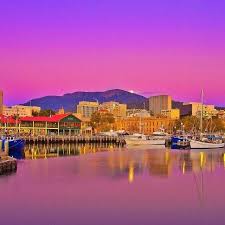 A Spectacular Early Morning Capture Of A Moon Set Over Hobart City And Mount Wellington Discovertasmania Hobart Kuny Tasmania Hobart City Dream Vacations