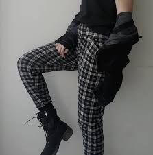 Black And White Square Pants Outfit Ideas Grunge Outfit Square Pants Grunge Outfits 90s Fashion Outfits