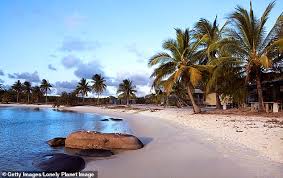 The northern territory is vast and incredible, from the mighty monolith of uluru and the desert town of alice springs to the coastal capital of darwin and its neighbouring islands. Seven Of Australia S Most Secret Beaches Have Been Revealed Daily Mail Online