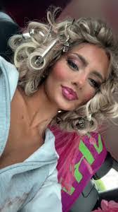 Amber Ashlee's Instagram, Twitter & Facebook