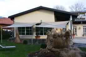 Aerosun Rollsegel Sun Furl System Doppelanlage Hotel Aussenbereich Sonnensegel Sonnenschutz Terrasse Wasserablauf