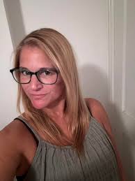 Karen Kloss's Instagram, Twitter & Facebook