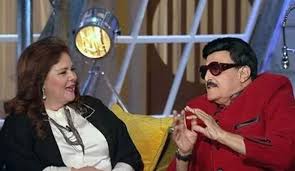 اتجوزت الممثل الكوميدي الكبير سمير غانم سنة 1984 وخلفت منه بنتين هم دنيا سمير غانم و ايمي سمير غانم. Ø¨Ø¹Ø¯ Ø¹Ù„Ù…Ù‡Ø§ Ø¨ÙˆÙØ§Ø© Ø³Ù…ÙŠØ± ØºØ§Ù†Ù… ØªÙØ§ØµÙŠÙ„ Ø§Ù„Ø­Ø§Ù„Ø© Ø§Ù„ØµØ­ÙŠØ© Ù„Ø¯Ù„Ø§Ù„ Ø¹Ø¨Ø¯Ø§Ù„Ø¹Ø²ÙŠØ² Ù‚Ù†Ø§Ø© Ø§Ù„Ø¹Ø§Ù„Ù… Ø§Ù„Ø§Ø®Ø¨Ø§Ø±ÙŠØ©