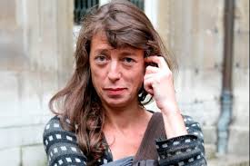 Sharon stone, zoé félix et son compagnon benjamin rolland, jean reno et sa femme zofia, dany boon accompagné de yaël, mila jovovich et lou doillon, arrivées bras dessus bras dessous, ou encore la sublime bojane panic, c'est une nuit étoilée que dior et le magazine elle se sont offerte. Kate Barry La Verite Sur Sa Mort France Dimanche