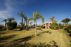 Magnifique Villa Traditionnelle Sur La Route De Tahanaout Marrakech A Vendre House Styles Mansions Marrakech