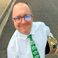 Jay Shay's Instagram, Twitter & Facebook