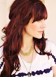 Mahagoni Haare Mit Starkem Rot Schimmer Haarfarben Haare Rotbraun Schone Frisuren Mit Pony