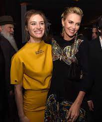 Charlize Theron Mackenzie Davis Photostream Mackenzie Davis Charlize Theron Mackenzie