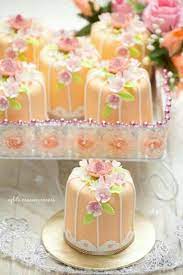 pin von chantal gauthier auf delicate desserts mini kuchen kuchen leckereien
