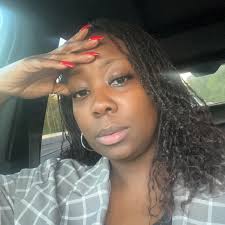 Congratulations to Dr. Leslie Harris, NBCT, Assistant Principal of Magnolia  Elementary, for graduating with her Doctoral Degree, Ed.D. in Educational  Leadership from UNC-Wilmington! Dr. Harris has also earned her  Superintendent's Licensure.