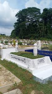 Penggali kubur, remy, 27, mengorek liang buat 12 jenazah di tanah perkuburan raudhatul sakinah, taman batu muda sebagai persiapan untuk pengkebumian jenazah mangsa kebakaran tahfiz darul quran ittifaqiyah, kampung datuk keramat, kuala lumpur. Batu Nisan Posts Facebook