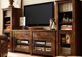 Doğallık mı arıyorsunuz, işte vintage özellikler sunan bu sehpa tv ünitesi ile tasarlanmış bir model! Agacin Dogalligi Uygun Fiyatli Ahsap Tv Uniteleri Ile Odanizda