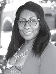 Essie Rutledge's Instagram, Twitter & Facebook