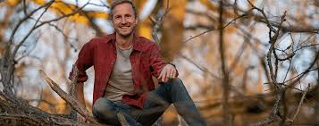 Made $50 million before 30 ➡️ follow me to 1️⃣ find your passion 2️⃣ stop overthinking 3️⃣ make $ online listen to our podcast ⭐️ founder great.com linktr.ee/smilingerik. Erik Bergman Great Com