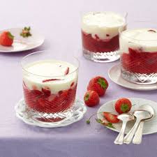 Das erdbeer dessert ist auch unter dem namen hildesheimer rose bekannt. Dessert Im Glas Raffinierte Rezepte Essen Und Trinken