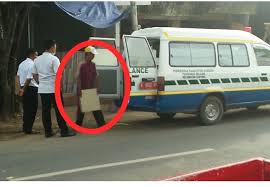 Awalnya, keramik banyak digunakan untuk membuat cangkir dan ubin. Duh Mobil Ambulance Ngangkut Keramik Di Sumenep Seputar Madura