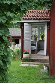 Gartenhaus Im Schwedenstil Gestalten Sie Eine Thematische Gartenecke In 2021 Gartenecke Gartenhaus Schwedisches Haus