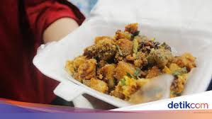 Selain daripada asam pedas dan chicken rice ball, satay celop juga merupakan menu sedap yang sentiasa menjadi carian pengunjung yang berkunjung ke bandaraya bersejarah melaka. Ini 5 Kuliner Malam Favorit Di Pasar Modern Paramount