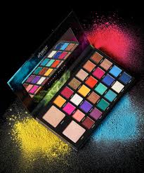 Ben jij een echte beauty addict dan heb jij vast en zeker al eerder gehoord van bperfect cosmetics. Sneak Peek Bperfect Cosmetics X Stacey Marie Carnival Iii Love Tahiti Collection Beautyvelle Makeup News