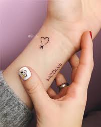 76 Nette Kleine Ttowierungs Ideen Die Jedes Mdchen Erhalten 2019 Wnscht First Step Die Erhalten Jedes K Cute Small Tattoos Small Wrist Tattoos Tattoos
