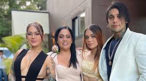 Yeferson Cossio y un espectacular regalo de cumpleaños a su mamá