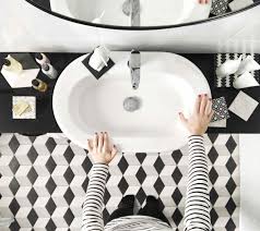 Find ideas and inspiration for black and white modern bathroom to add to your own home. Bathroom Trend Black And White Bathroom Decor For A Timeless Style
