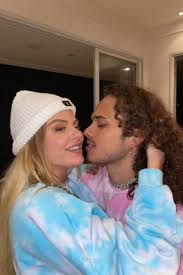 Covers luísa sonza indicado wme awards: Vitao Fala De Namoro Com Luisa Sonza E Desmente Frase Que Virou Meme Olha A Minha Cara De Quem Comenta Meu Casal Famosos Extra Online