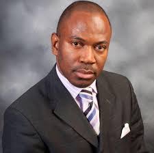 Deron Hill's Instagram, Twitter & Facebook