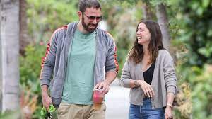 Find the perfect ben affleck ana de armas stock photos and editorial news pictures from getty images. Ben Affleck Und Ana De Armas Haben Einen Neuen Hund